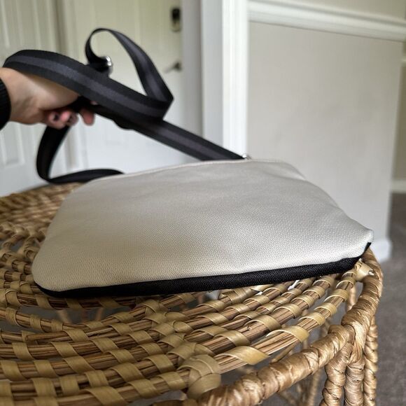 Sherpani Crossbody Foldover Purse Beige Black Neutrals RFID Casual Everyday Bag - Picture 7 of 11